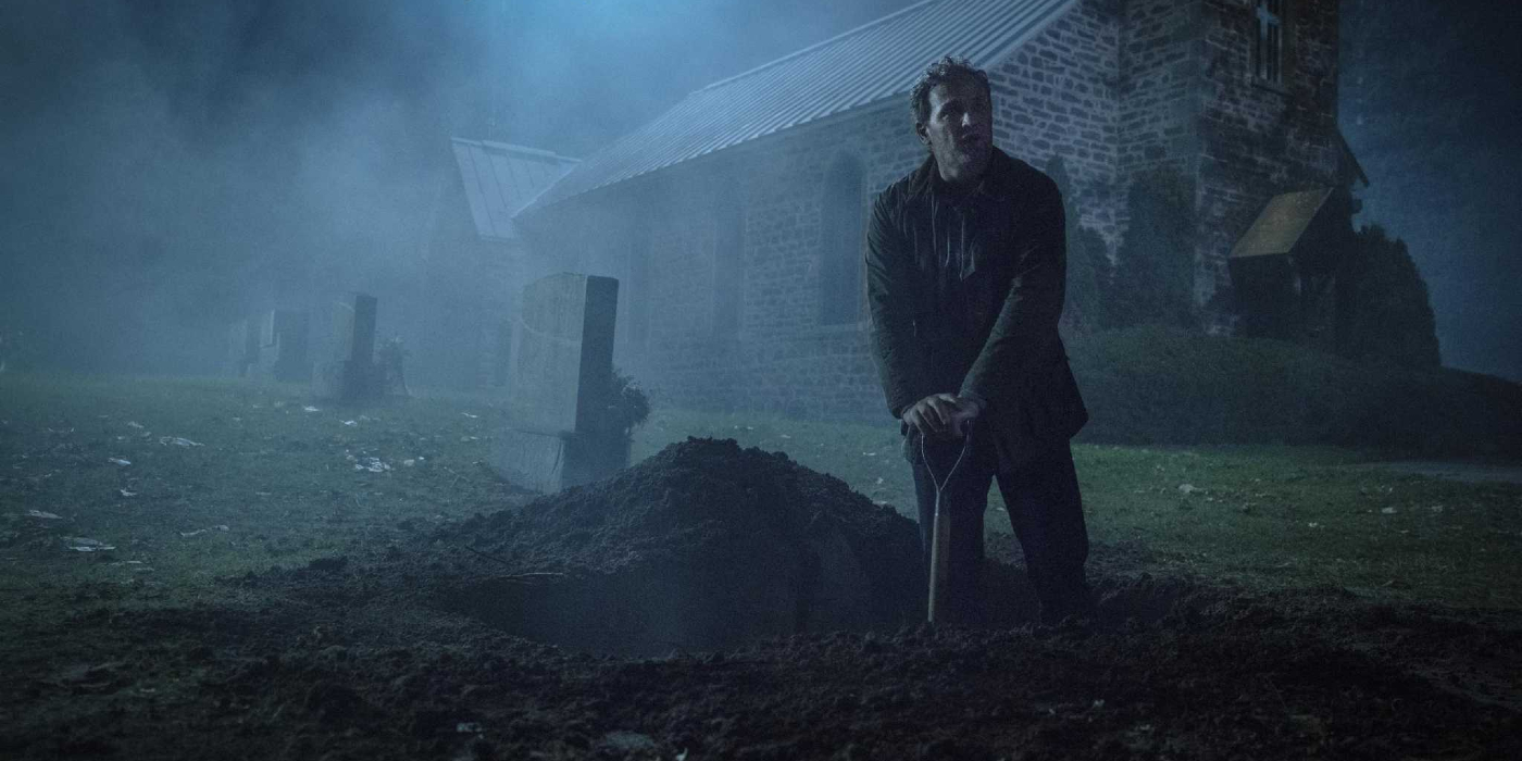 Digging a grave in Pet Sematary 2019